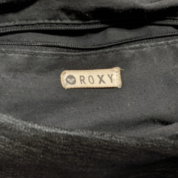 Roxy black faux leather distressed purse with buckles. - Picture 2 of 8